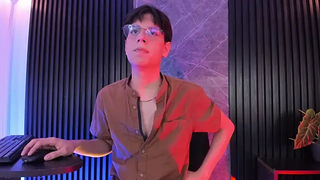 luixdust  online show from 30, 11, 2025