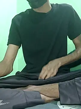 Snapshot of rockyy23boy chatting on 4, 10, 2025 rockyy23boy online show from 4, 10, 2025