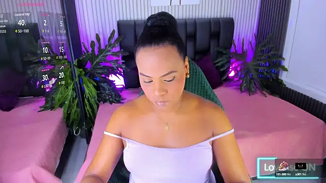 Snapshot of AriebonyBrooke chatting on 16, 10, 2025 AriebonyBrooke online show from 16, 10, 2025