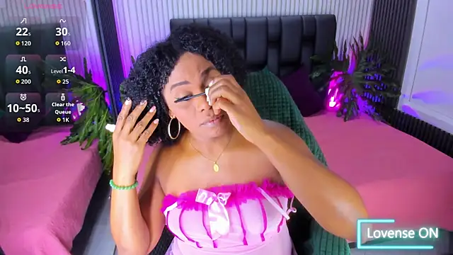 Snapshot of AriebonyBrooke chatting on 20, 10, 2025 AriebonyBrooke online show from 20, 10, 2025