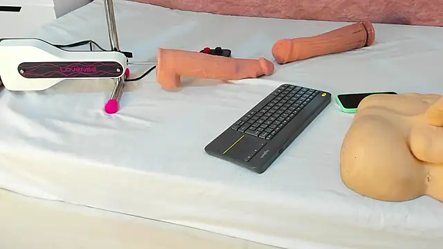 Wonderkloe  online show from 12, 2, 2026