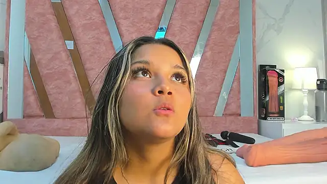 Wonderkloe  online show from 26, 2, 2026