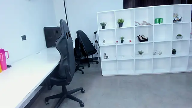 megan bigboobs  online show from 19, 10, 2025