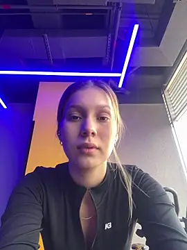 Snapshot of Nikii__ chatting on 9, 4, 2026 Nikii online show from 9, 4, 2026