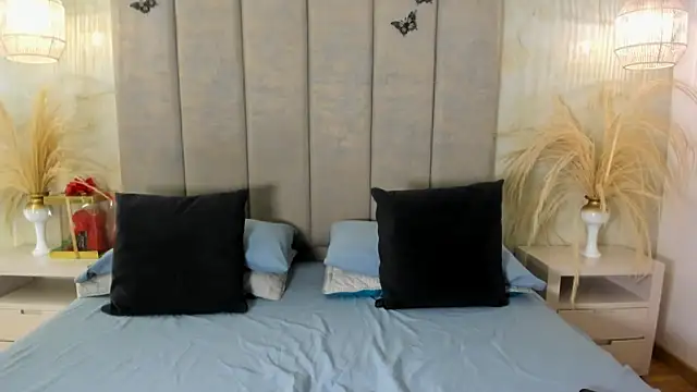 Snapshot of leaahcashh chatting on 23, 10, 2025 leaahcashh online show from 23, 10, 2025