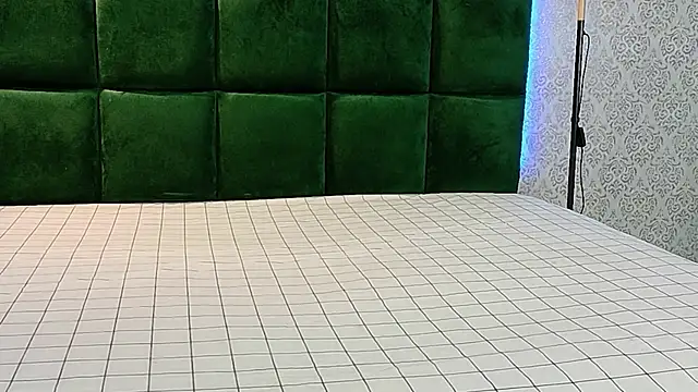 BeccaReedd online show from 16, 12, 2025