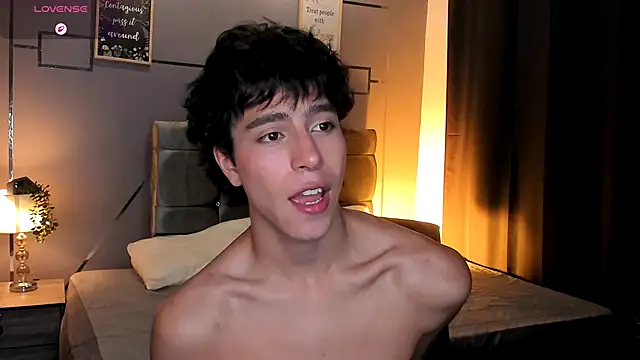 Snapshot of Christopher_77 chatting on 21, 11, 2025 Christopher 77 online show from 21, 11, 2025