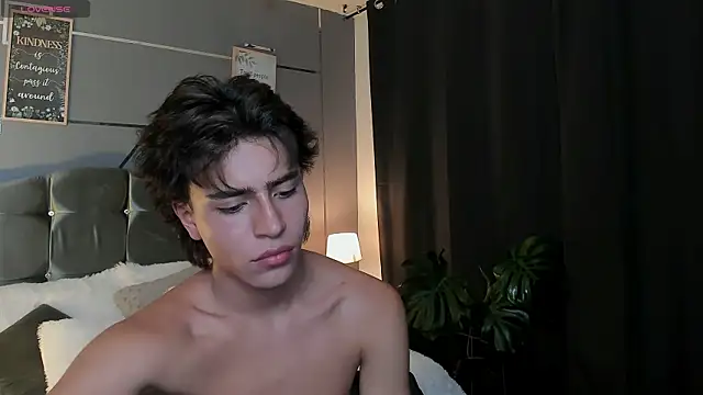 Snapshot of Christopher_77 chatting on 20, 12, 2025 Christopher 77 online show from 20, 12, 2025