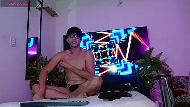 Dylann west online show from 25, 4, 2026