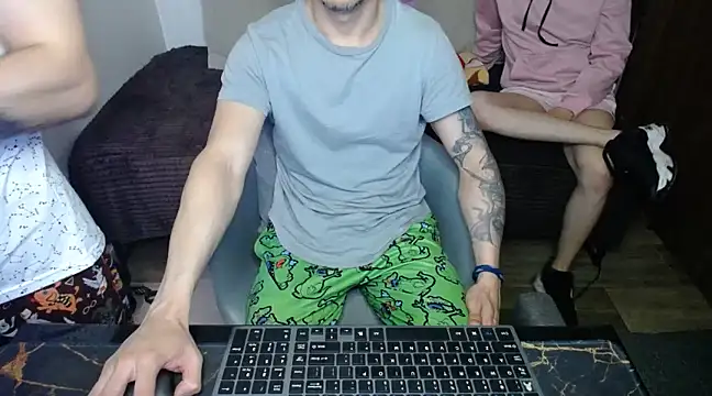 bossking017 online show from 21, 2, 2025