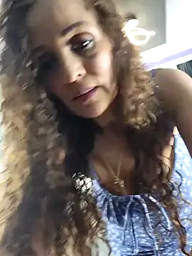 Snapshot of evasweett__ chatting on 8, 10, 2025 evasweett   online show from 8, 10, 2025