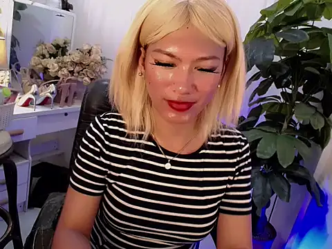 Snapshot of Queensabbyvee chatting on 26, 9, 2025 Queensabbyvee online show from 26, 9, 2025