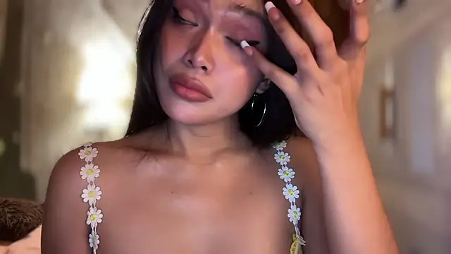 Snapshot of Yourbaby_angelx chatting on 5, 4, 2026 Yourbaby angelx online show from 5, 4, 2026