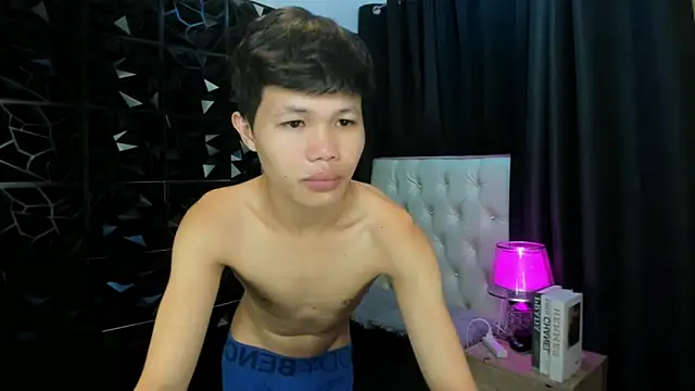 crazyasiantwink online show from 3, 2, 2026