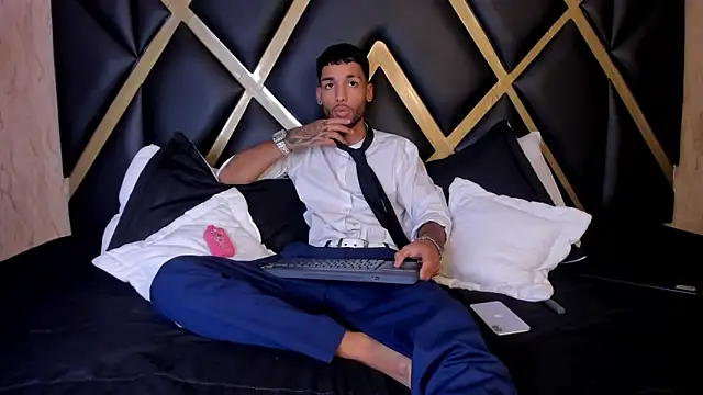 Thiagoferreti online show from 5, 3, 2026