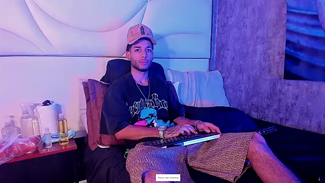 Thiagoferreti online show from 12, 5, 2026