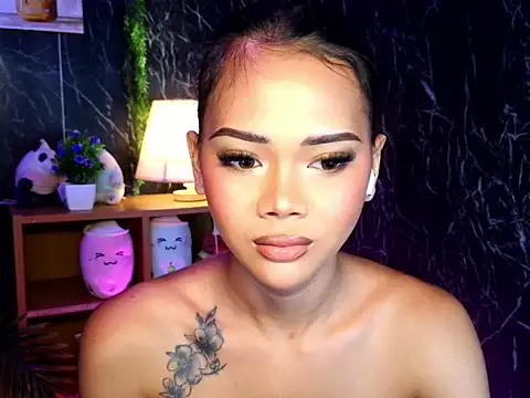 ur holly lexie online show from 27, 10, 2025