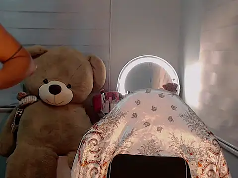 KathRouge online show from 10, 10, 2025