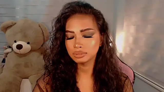 KathRouge online show from 13, 10, 2025