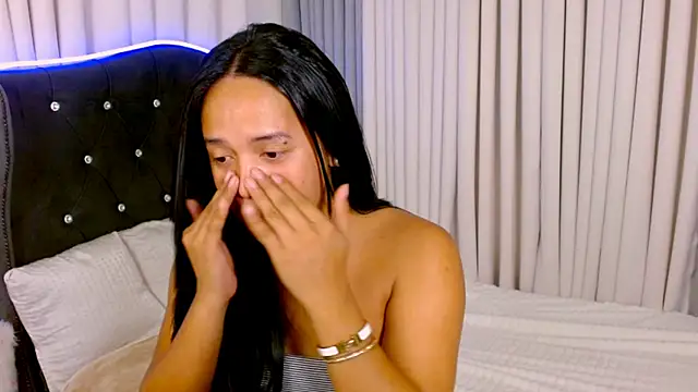 Lorainnelustts online show from 7, 10, 2025