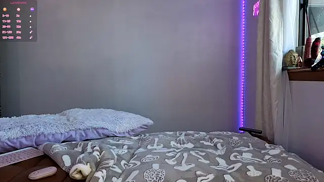 Snapshot of dustbunni0414 chatting on 3, 12, 2025 dustbunni0414 online show from 3, 12, 2025