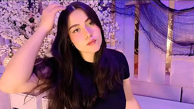 HannaCollins  online show from 15, 11, 2025