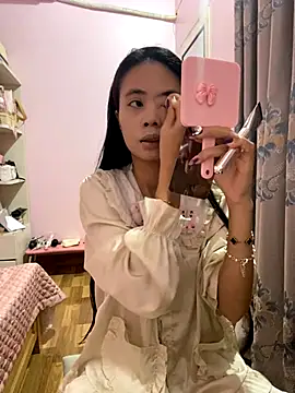 Snapshot of Dau-Tayy chatting on 22, 9, 2025 Dau-Tayy online show from 22, 9, 2025