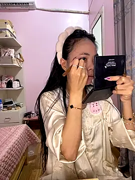 Snapshot of Dau-Tayy chatting on 30, 9, 2025 Dau-Tayy online show from 30, 9, 2025