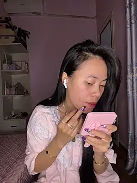 Snapshot of Dau-Tayy chatting on 12, 10, 2025 Dau-Tayy online show from 12, 10, 2025