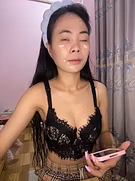 Snapshot of Dau-Tayy chatting on 7, 11, 2025 Dau-Tayy online show from 7, 11, 2025