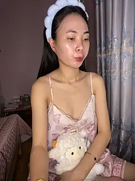 Snapshot of Dau-Tayy chatting on 9, 11, 2025 Dau-Tayy online show from 9, 11, 2025