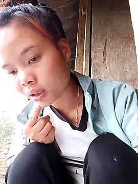 Snapshot of CloudyChu chatting on 25, 10, 2025 CloudyChu online show from 25, 10, 2025