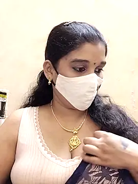 Snapshot of amelia-rani chatting on 8, 10, 2025 amelia-rani online show from 8, 10, 2025