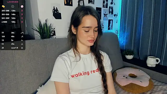 Snapshot of lovelyalivia chatting on 22, 10, 2025 lovelyalivia online show from 22, 10, 2025