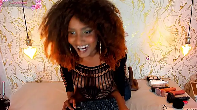 Snapshot of NAOMY_COOPER chatting on 8, 10, 2025 NAOMY COOPER online show from 8, 10, 2025