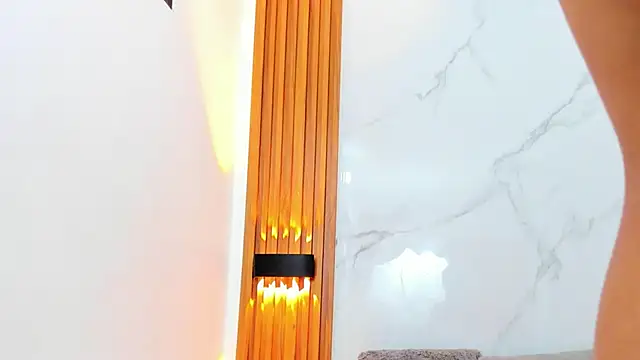 IsabellaMonet online show from 24, 11, 2025