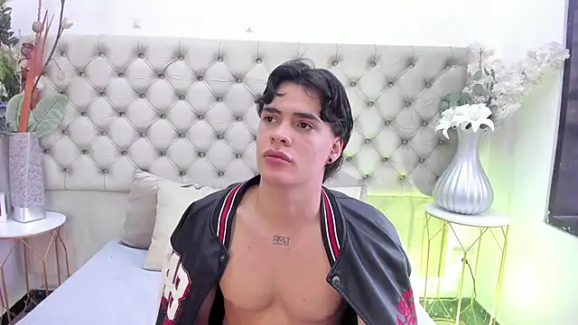 Snapshot of BenitoSaenz chatting on 16, 1, 2026 BenitoSaenz online show from 16, 1, 2026