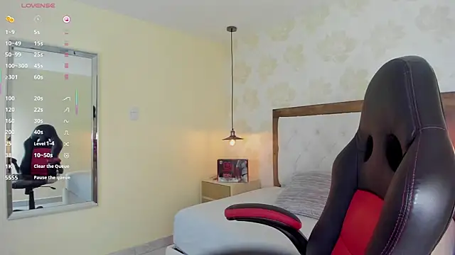 IRISCLARK1 online show from 8, 11, 2025