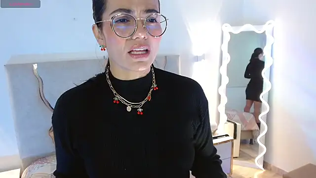 Rosalind tay online show from 4, 12, 2025