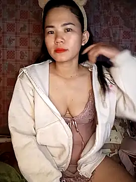 Snapshot of Ladygirl_x chatting on 8, 1, 2026 Ladygirl x online show from 8, 1, 2026