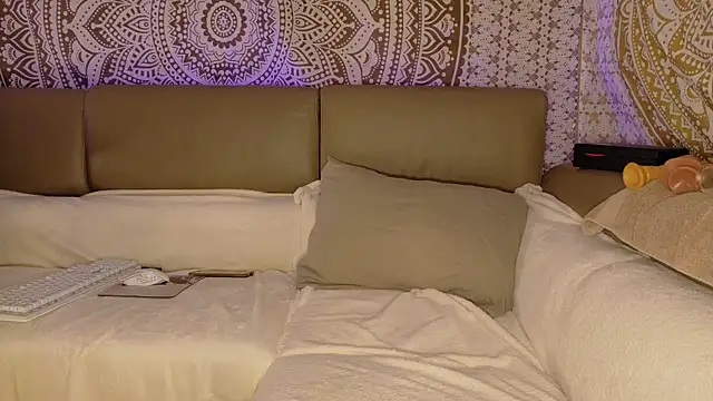 Jenny-Mystery-X online show from 27, 11, 2025