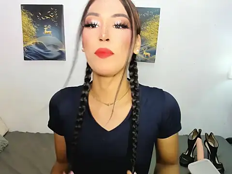 Snapshot of Savanna_White chatting on 12, 11, 2025 Savanna White online show from 12, 11, 2025