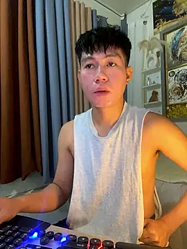 xshyboyx online show from 15, 1, 2026