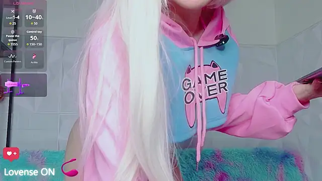 Hotkittylove online show from 10, 5, 2026