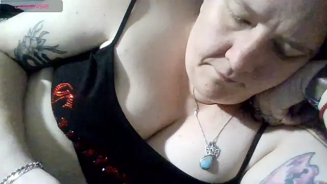 Snapshot of emberlynnix chatting on 5, 6, 2026 emberlynnix online show from 5, 6, 2026