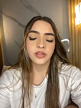 Snapshot of KYLIE_JONES6 chatting on 27, 10, 2025 KYLIE JONES6 online show from 27, 10, 2025