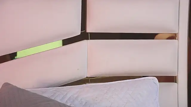 ambar rosse25 online show from 22, 3, 2026