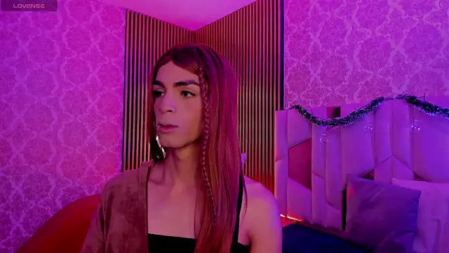 LIHIAN TAY online show from 23, 11, 2025