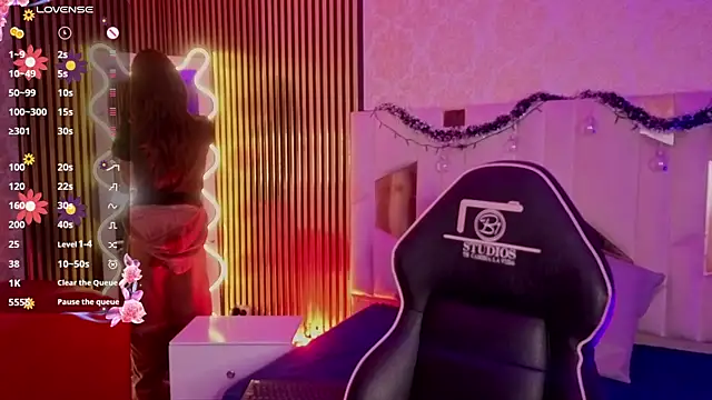 LIHIAN TAY online show from 9, 1, 2026