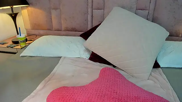 JenniferHills online show from 7, 10, 2025